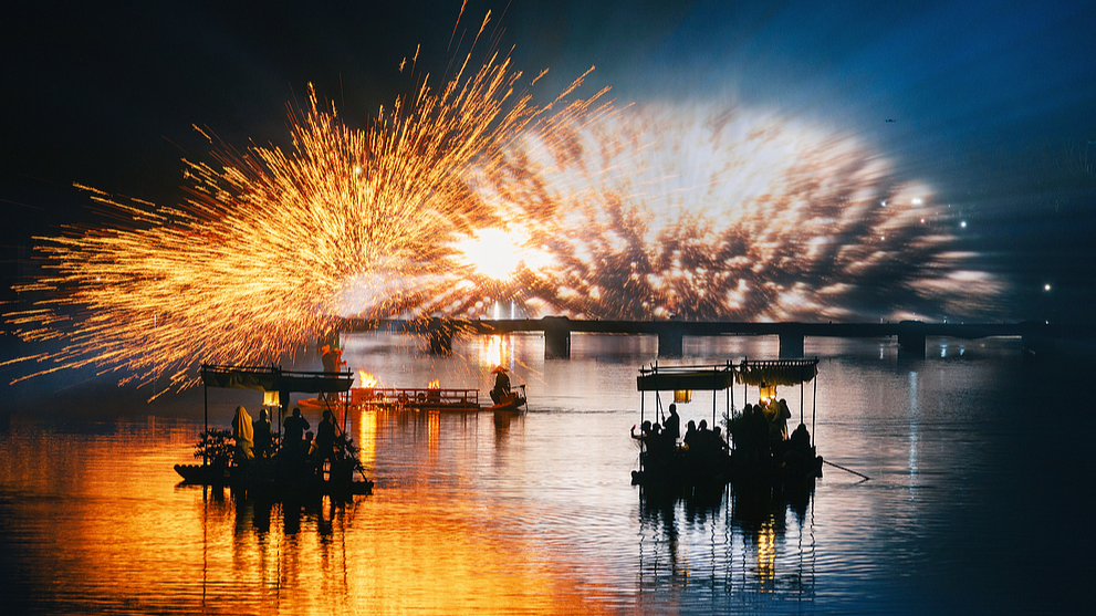 A view of the light and water show in Qionglai, Sichuan, China, October 1, 2025. Photo:CGTN